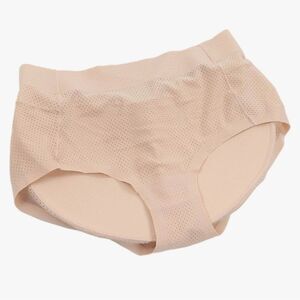 HEY GIRL Padded Butt Lifter Panty Nude Medium Seamless Shapewear NWT